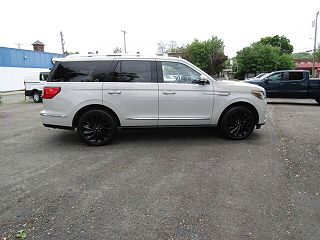 2020 Lincoln Navigator Reserve 5LMJJ2LT6LEL19065 in Troy, NY 9