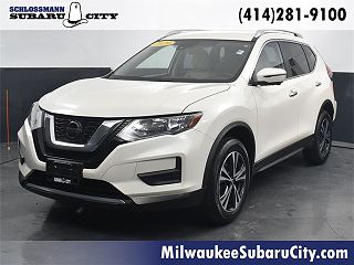 2020 Nissan Rogue SV JN8AT2MV2LW121504 in Milwaukee, WI 1