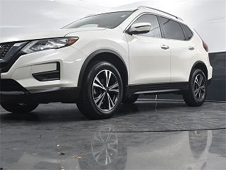 2020 Nissan Rogue SV JN8AT2MV2LW121504 in Milwaukee, WI 23