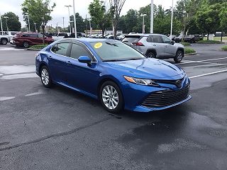 2020 Toyota Camry LE 4T1C11AK0LU315891 in Hickory, NC 3