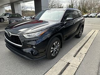 2020 Toyota Highlander XLE 5TDHZRBH3LS522848 in State College, PA