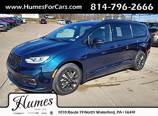 2021 Chrysler Pacifica Touring 2C4RC1FG5MR572024 in Waterford, PA
