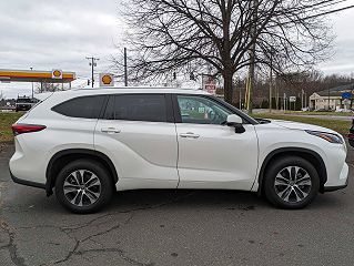 2021 Toyota Highlander XLE 5TDGZRBH8MS525032 in Manchester, CT 2