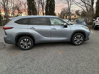 2021 Toyota Highlander XLE 5TDHZRBH5MS074940 in State College, PA 8