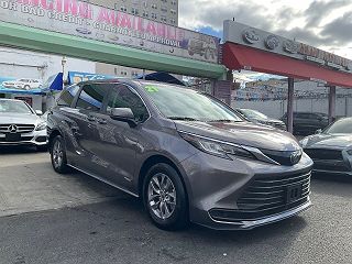 2021 Toyota Sienna LE 5TDKRKEC7MS044951 in Bronx, NY
