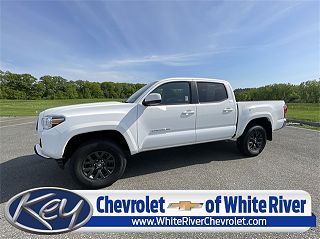 2021 Toyota Tacoma TRD Off Road 5TFCZ5AN2MX267874 in White River Junction, VT 1