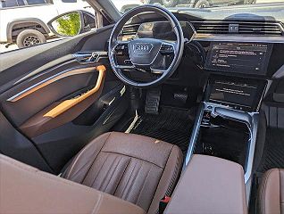 2022 Audi e-tron Premium Plus WA1LAAGE6NB028599 in Tempe, AZ 12