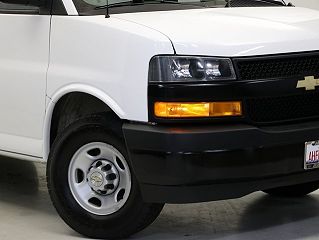 2022 Chevrolet Express 2500 1GCWGBFP9N1157713 in Arlington Heights, IL 3
