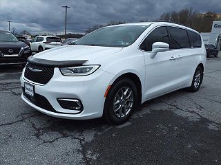 2022 Chrysler Pacifica Touring 2C4RC1FG3NR120350 in Altoona, PA 3