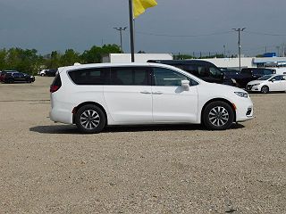 2022 Chrysler Pacifica Touring-L 2C4RC1L75NR121438 in Antioch, IL 2