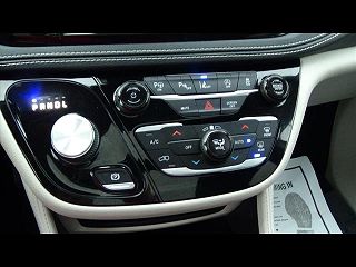 2022 Chrysler Pacifica Limited 2C4RC1GG8NR179666 in Cape Girardeau, MO 29