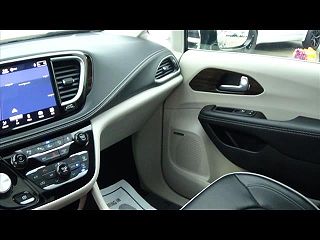 2022 Chrysler Pacifica Limited 2C4RC1GG8NR179666 in Cape Girardeau, MO 34