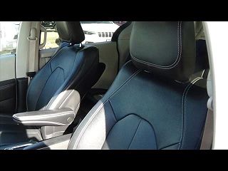 2022 Chrysler Pacifica Touring-L 2C4RC1L72NR143607 in Cape Girardeau, MO 17