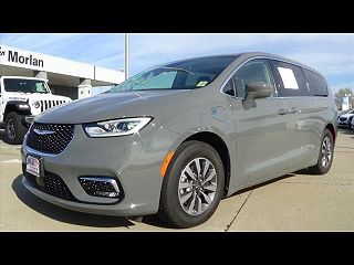 2022 Chrysler Pacifica Touring-L 2C4RC1L72NR143607 in Cape Girardeau, MO 2