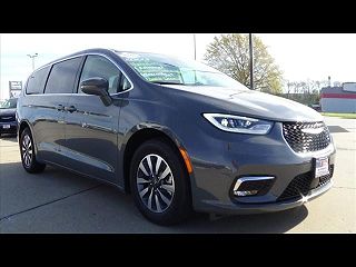 2022 Chrysler Pacifica Touring-L 2C4RC1L72NR143607 in Cape Girardeau, MO 3