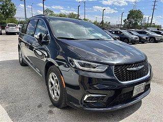 2022 Chrysler Pacifica Limited 2C4RC1GGXNR139363 in Chicago, IL 1