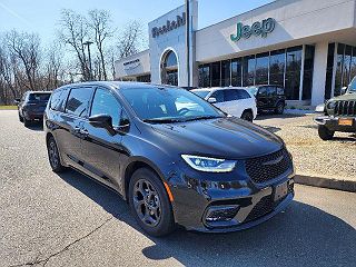 2022 Chrysler Pacifica Limited 2C4RC1S77NR222952 in Freehold, NJ