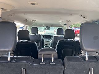 2022 Chrysler Pacifica Touring-L 2C4RC1BG3NR112464 in Janesville, WI 10
