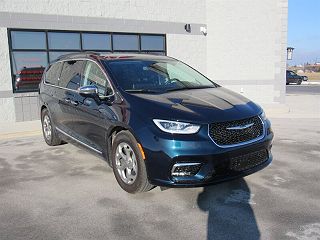 2022 Chrysler Pacifica Limited 2C4RC1GG1NR143429 in Oostburg, WI 3