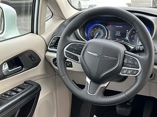 2022 Chrysler Pacifica Touring-L 2C4RC1BG1NR146824 in Springfield, IL 13