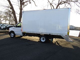 2022 Ford Econoline E-350 1FDWE3FN3NDC09969 in Troy, NY 4