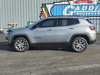 2022 Jeep Compass Latitude 3C4NJDFB8NT178915 in Muncie, IN 2