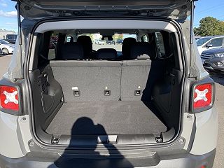 2022 Jeep Renegade Latitude ZACNJDB14NPN80741 in Rockland, ME 13