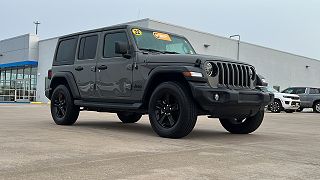 2022 Jeep Wrangler Sport 1C4HJXDG8NW266080 in Galesburg, IL 2