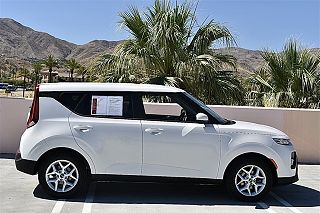 2022 Kia Soul LX KNDJ23AUXN7181740 in Cathedral City, CA 3