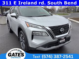 2022 Nissan Rogue SV 5N1BT3BB7NC673627 in South Bend, IN