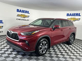 2022 Toyota Highlander XLE 5TDGZRBH3NS229093 in Wexford, PA 1