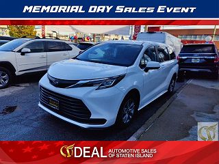 2022 Toyota Sienna LE 5TDKRKEC0NS128434 in Staten Island, NY 1
