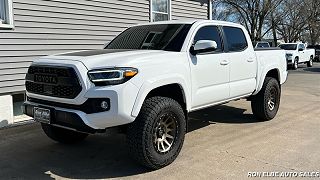 2022 Toyota Tacoma TRD Off Road 3TMCZ5AN1NM513644 in Macomb, IL 2