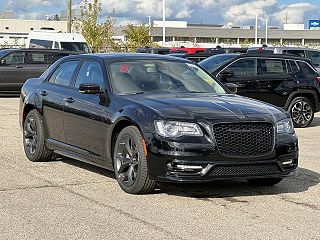 2023 Chrysler 300 Touring 2C3CCADGXPH652622 in Sterling Heights, MI 1