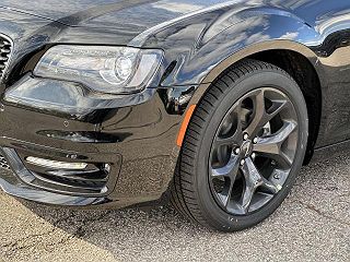 2023 Chrysler 300 Touring 2C3CCADGXPH652622 in Sterling Heights, MI 6