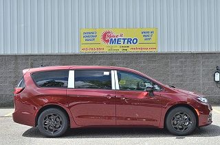 2023 Chrysler Pacifica Limited 2C4RC1S74PR576057 in Chicopee, MA 1
