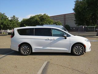2023 Chrysler Pacifica Limited 2C4RC1S77PR592592 in Dinuba, CA 3