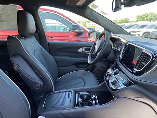 2023 Chrysler Pacifica Limited 2C4RC1S76PR569918 in East Hartford, CT 14