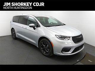 2023 Chrysler Pacifica Touring-L 2C4RC1L73PR543257 in Irwin, PA 1