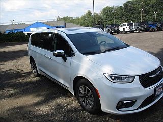2023 Chrysler Pacifica Limited 2C4RC1S71PR592555 in Putnam, CT 4