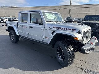 2023 Jeep Gladiator Mojave 1C6JJTEG3PL592504 in Roseville, MI 3