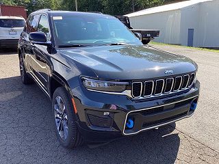 2023 Jeep Grand Cherokee Overland 4xe 1C4RJYD66PC670758 in Wallingford, CT 3