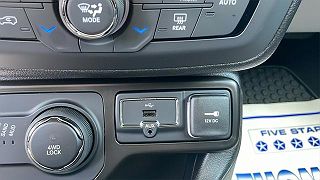 2023 Jeep Renegade Limited ZACNJDD12PPP37943 in Thomson, GA 1