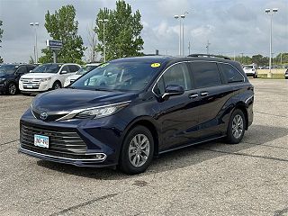 2023 Toyota Sienna XLE 5TDYSKFC4PS077570 in Rochester, MN 1