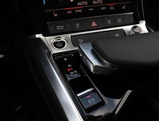 2024 Audi Q8 e-tron Premium Plus WA1CAAGE2RB032039 in Los Angeles, CA 14
