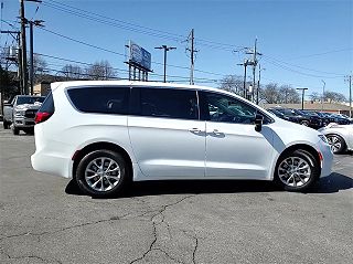 2024 Chrysler Pacifica Touring-L 2C4RC3BG3RR122249 in Chicago, IL 4