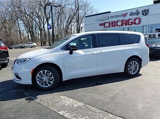 2024 Chrysler Pacifica Touring-L 2C4RC3BG3RR122249 in Chicago, IL 9