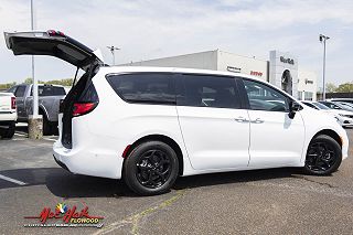 2024 Chrysler Pacifica Select 2C4RC1S73RR127357 in Flowood, MS 10