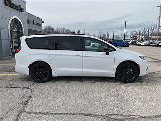 2024 Chrysler Pacifica Touring-L 2C4RC1BG6RR112996 in Madison, OH 10