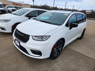 2024 Chrysler Pacifica Limited 2C4RC1GG9RR120860 in Moline, IL 1